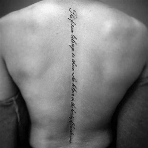 tatuaje columna vertebral hombre|Los tatuajes a lo largo de la columna vertebral son tendencia... y ...